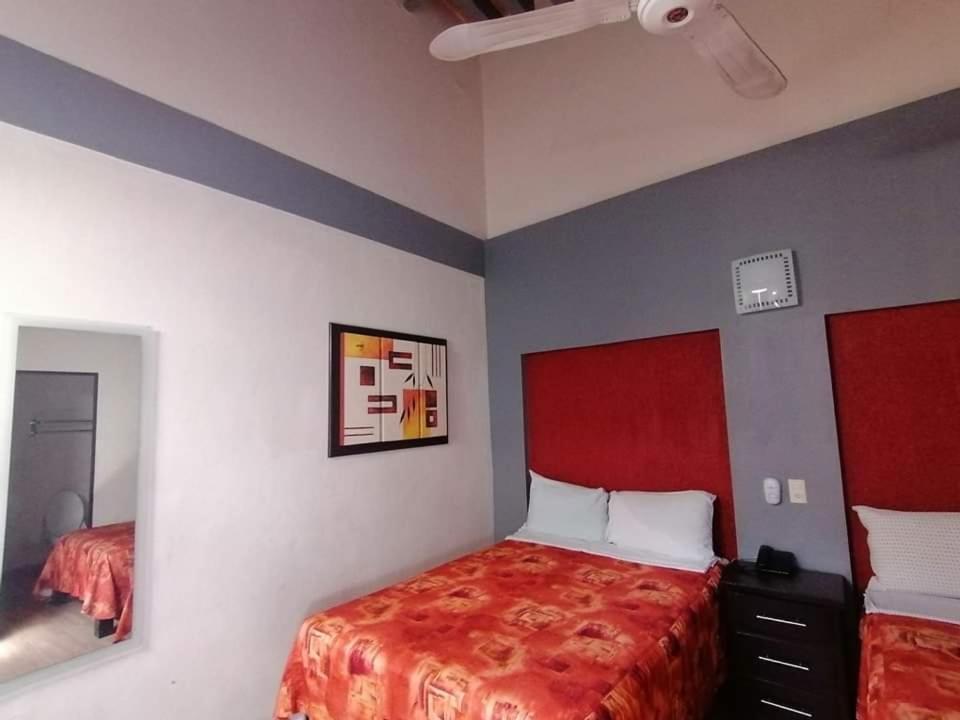 Hotel Ja Centro Гуадалахара Екстериор снимка