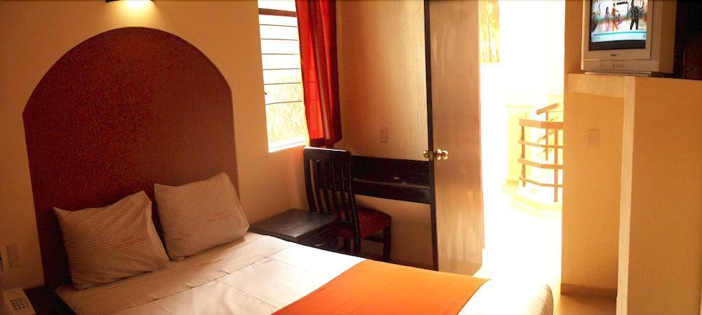Hotel Ja Centro Гуадалахара Екстериор снимка